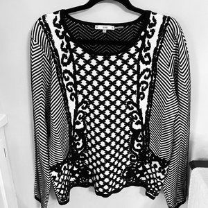 Women's Black & White Patterned Sweater Size Large